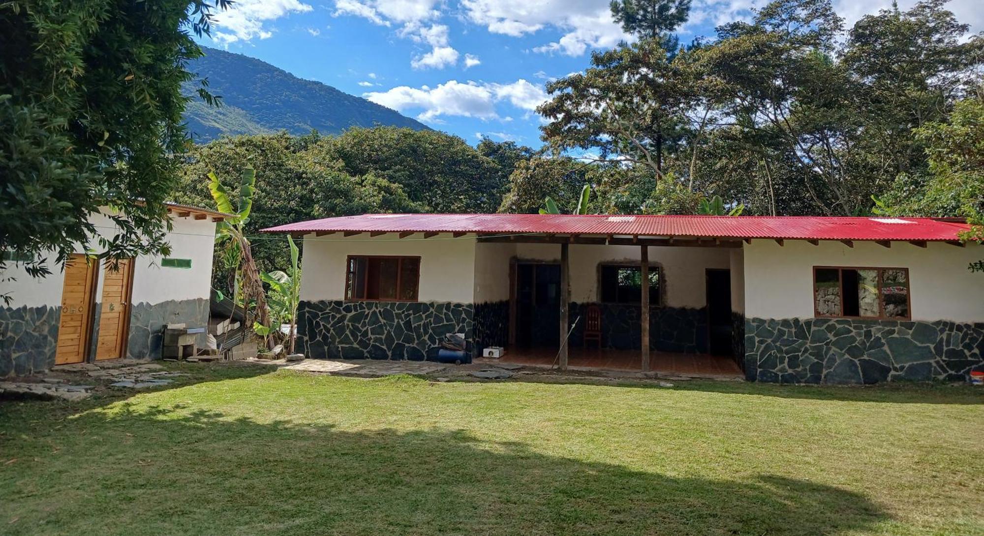 Lia B&B Lucmabamba Sahuayaco Exterior photo