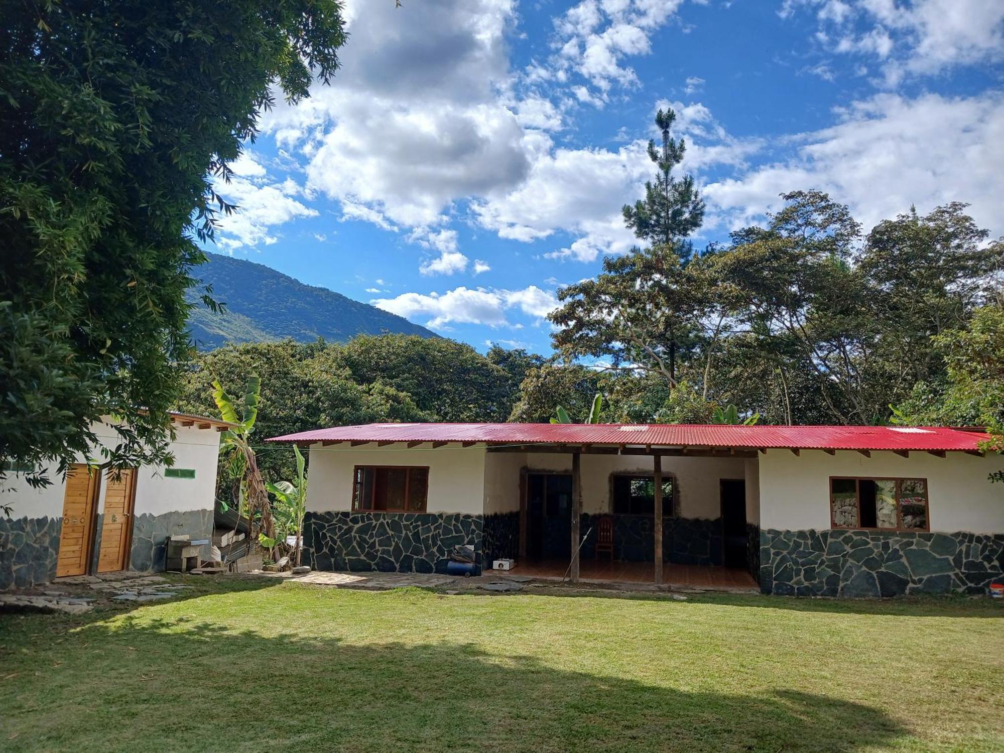 Lia B&B Lucmabamba Sahuayaco Exterior photo