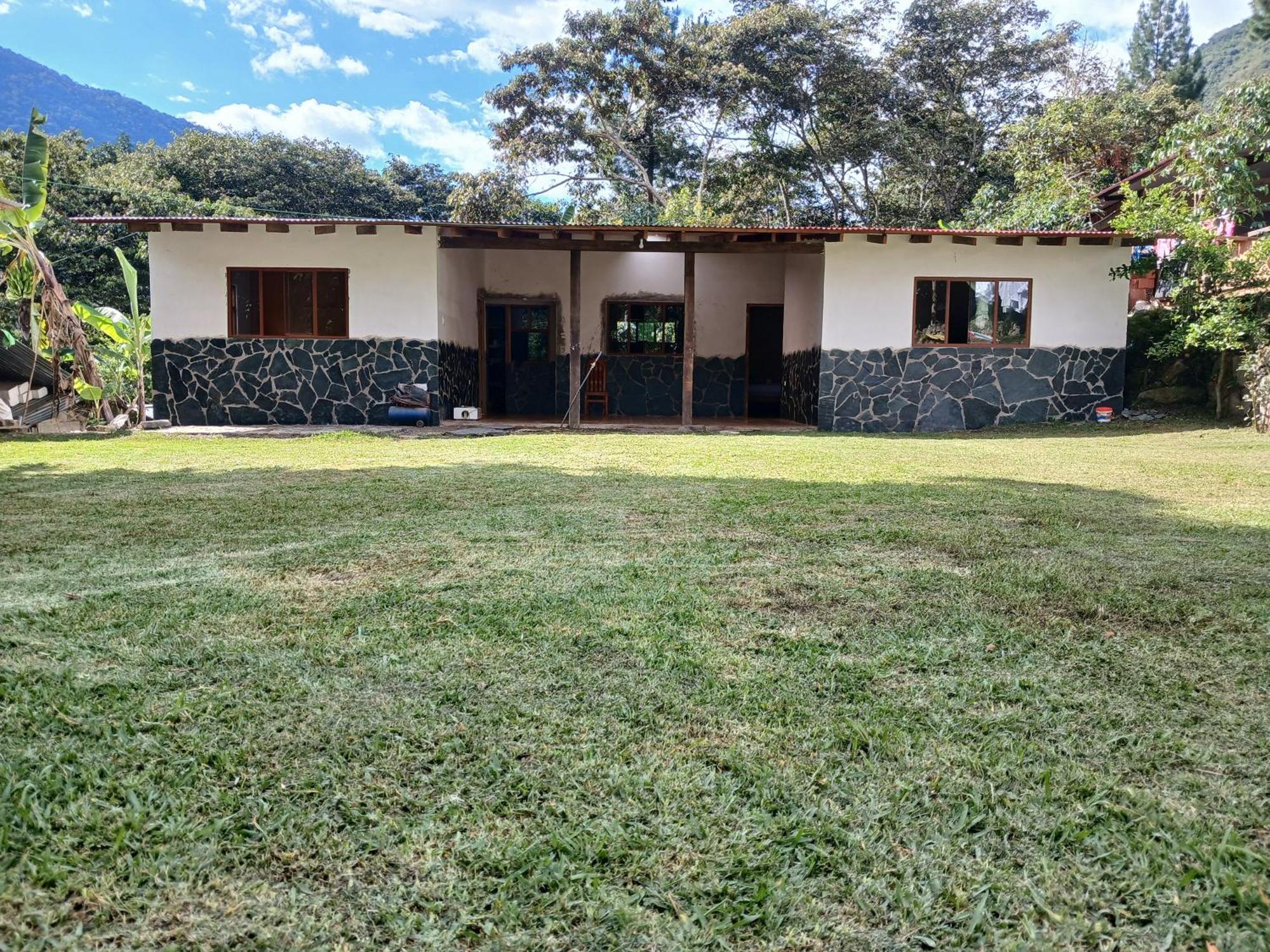 Lia B&B Lucmabamba Sahuayaco Exterior photo