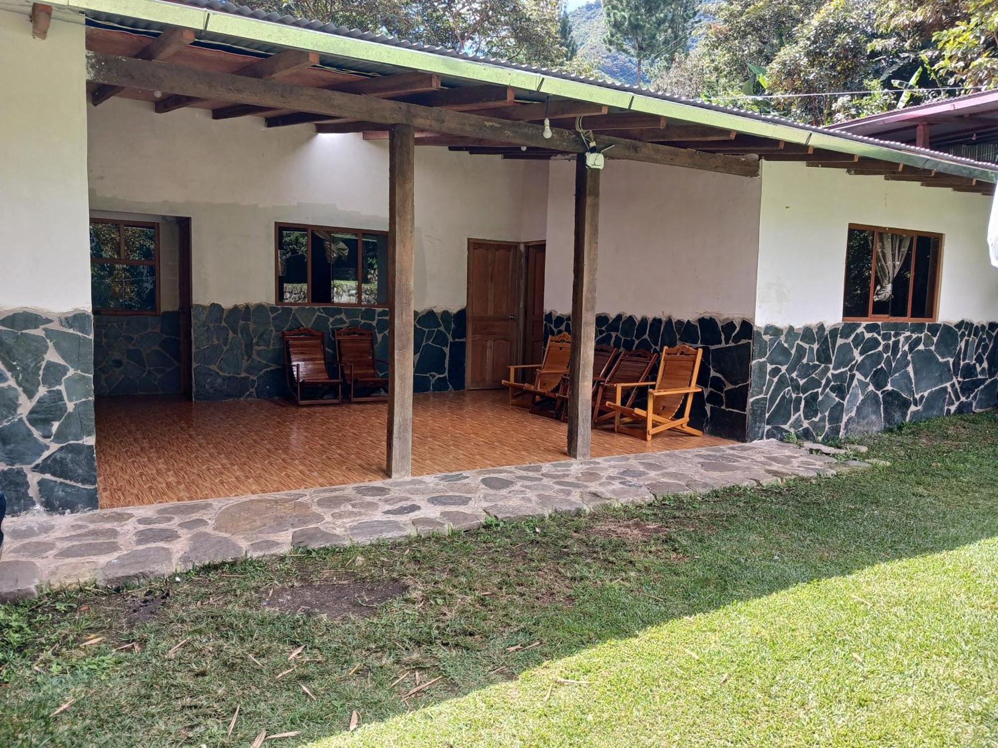 Lia B&B Lucmabamba Sahuayaco Exterior photo